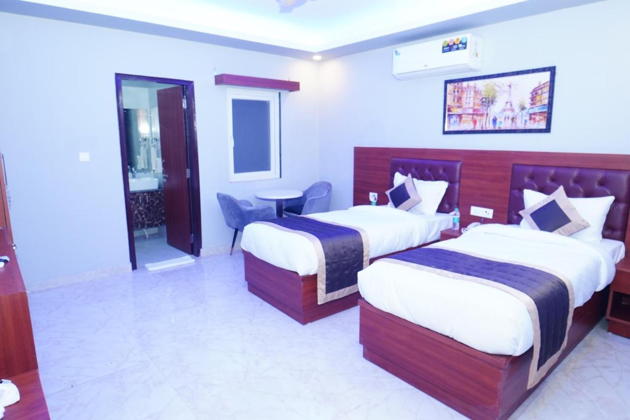 Expomart Inn Greater Noida Exterior foto