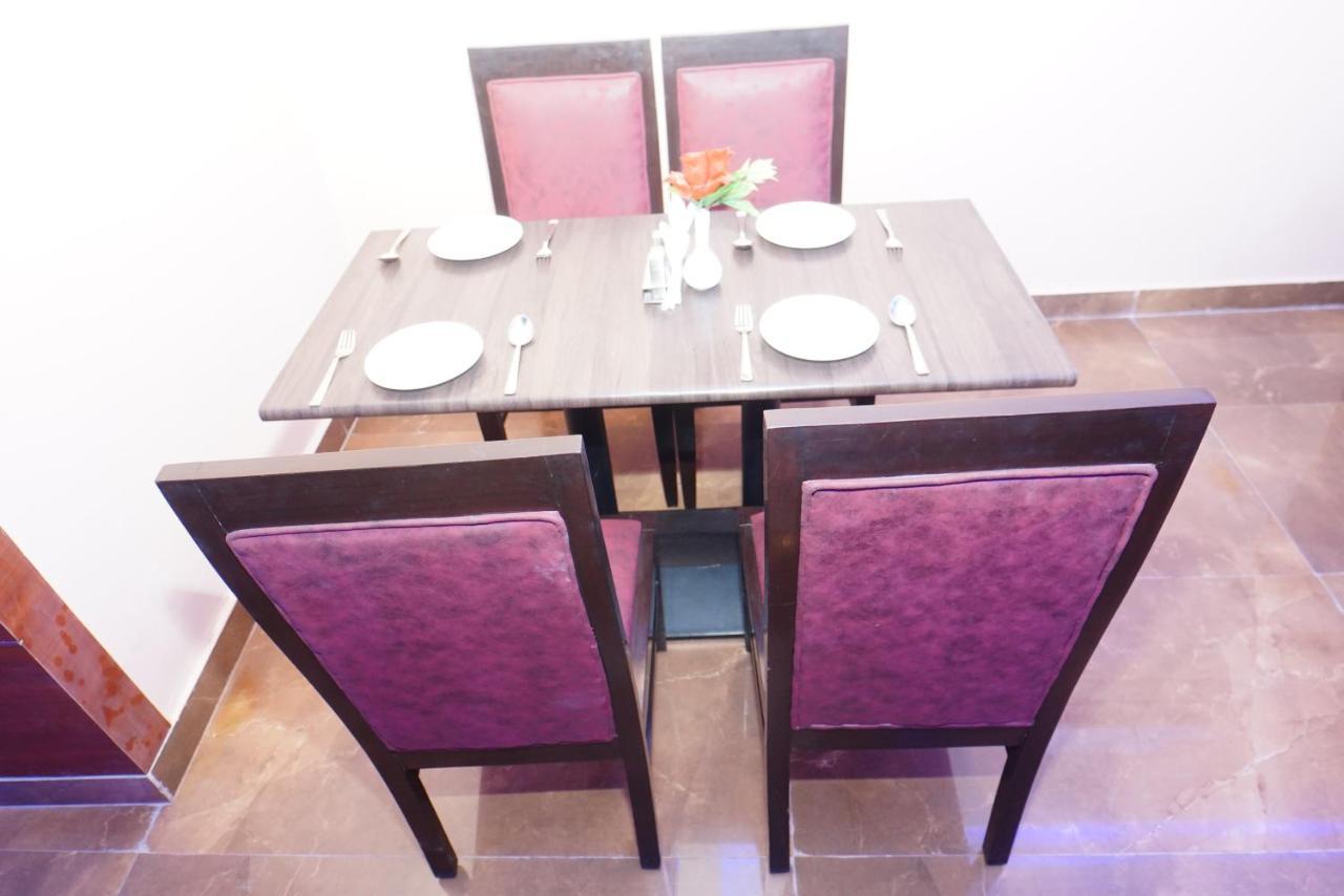 Expomart Inn Greater Noida Exterior foto