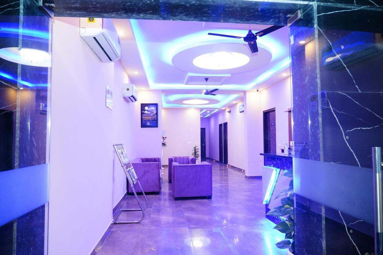 Expomart Inn Greater Noida Exterior foto