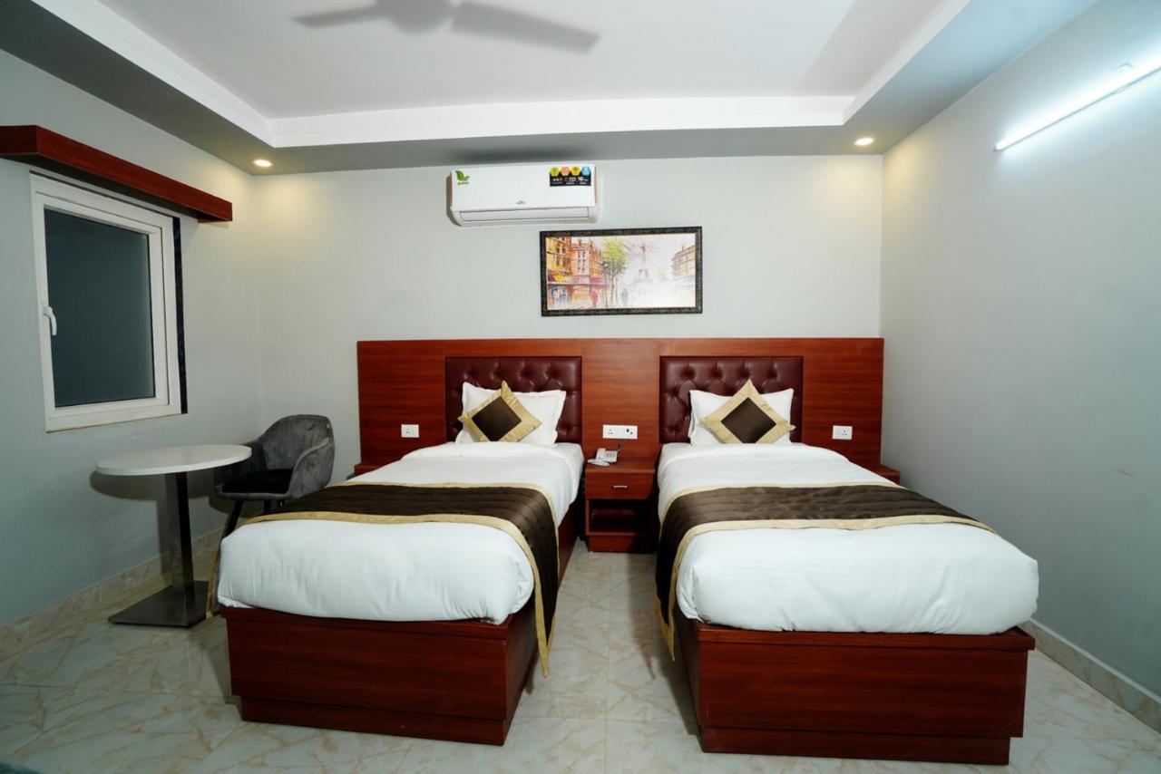 Expomart Inn Greater Noida Exterior foto