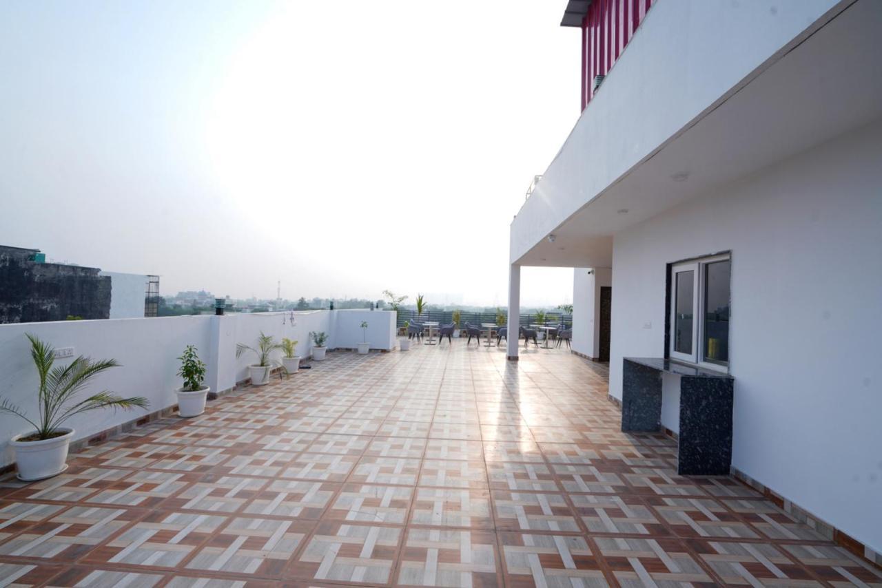 Expomart Inn Greater Noida Exterior foto
